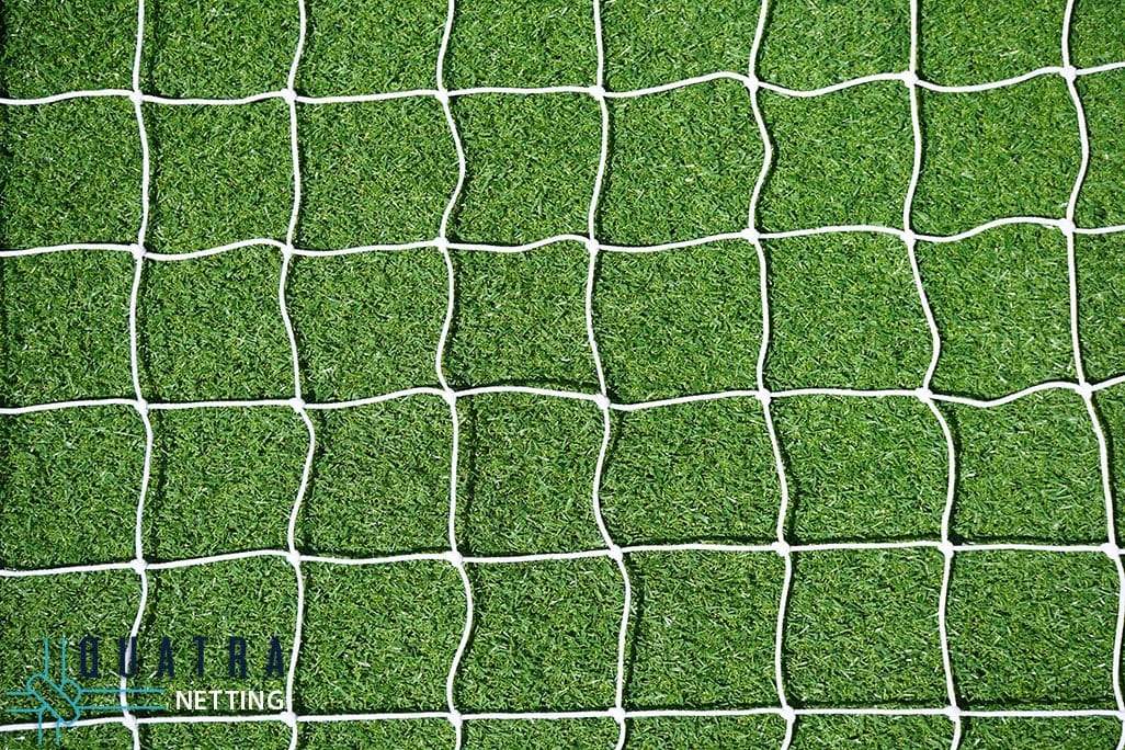 Knotted Netting 3mm Diameter/ 100mm SQ: White - Image 2